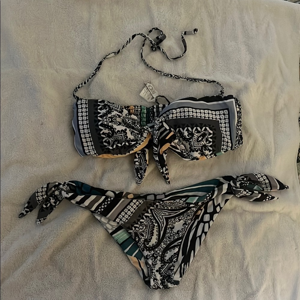 Becca Multicolor Patterned Bikini (Double Sided) - image 2